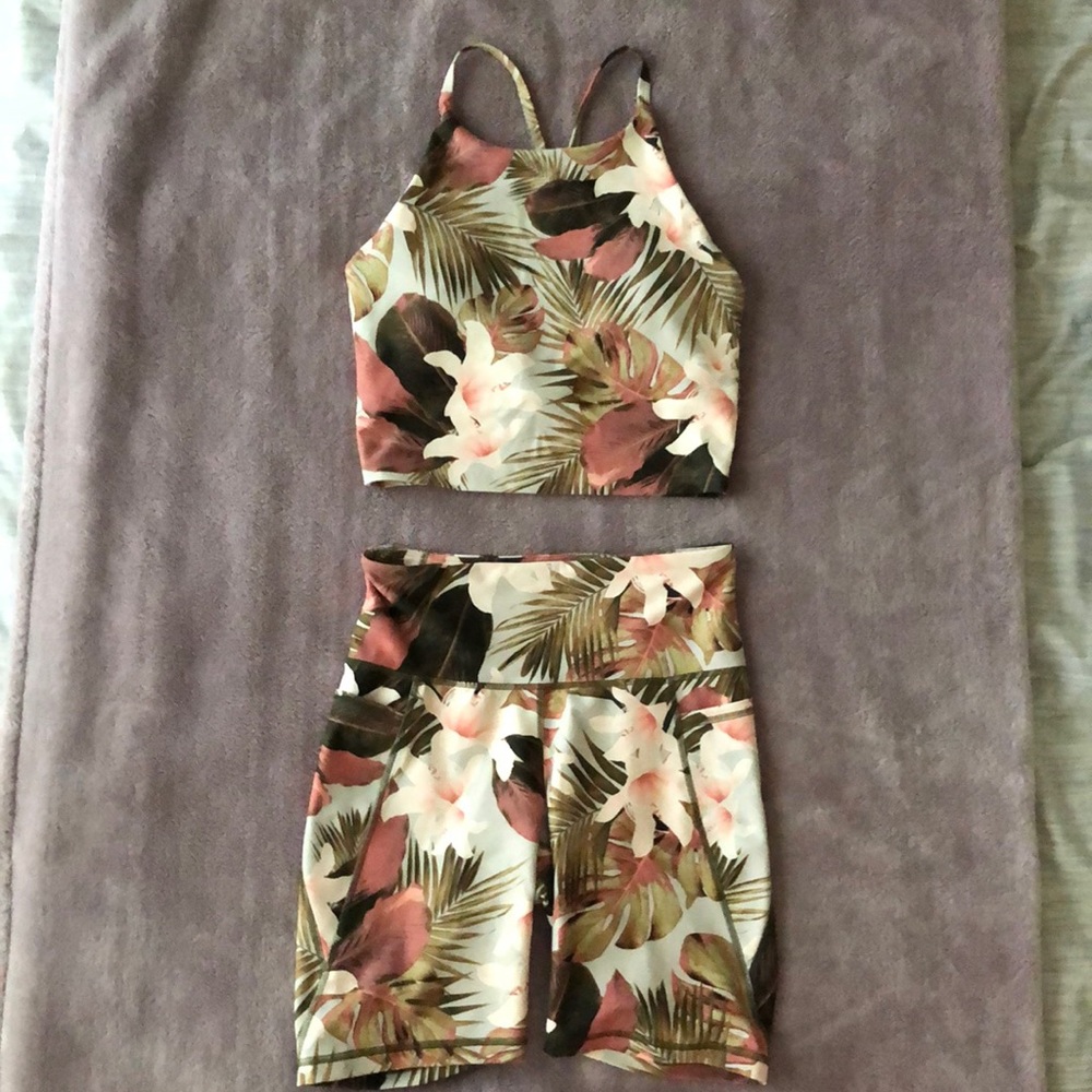 Old Navy Active - Power Soft Shorts & Longline Light Support Bra, Size M